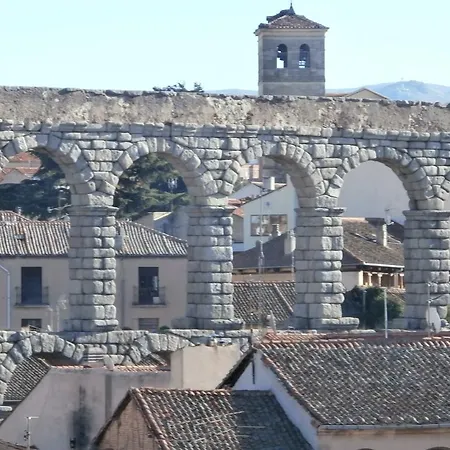 Balcon Del Acueducto 公寓 *